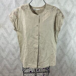Cluelle tan floral embroidered button up boxy top size 16